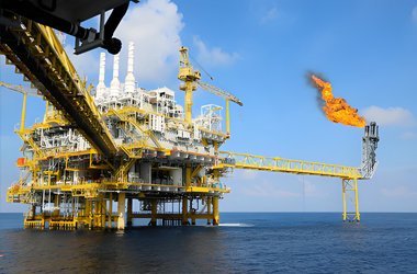 fr-clothing-for-petrochemical Petrochemical industry safety with FR clothing on an offshore platform.